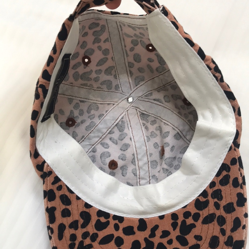 Leopard cap - Picture 3 of 4